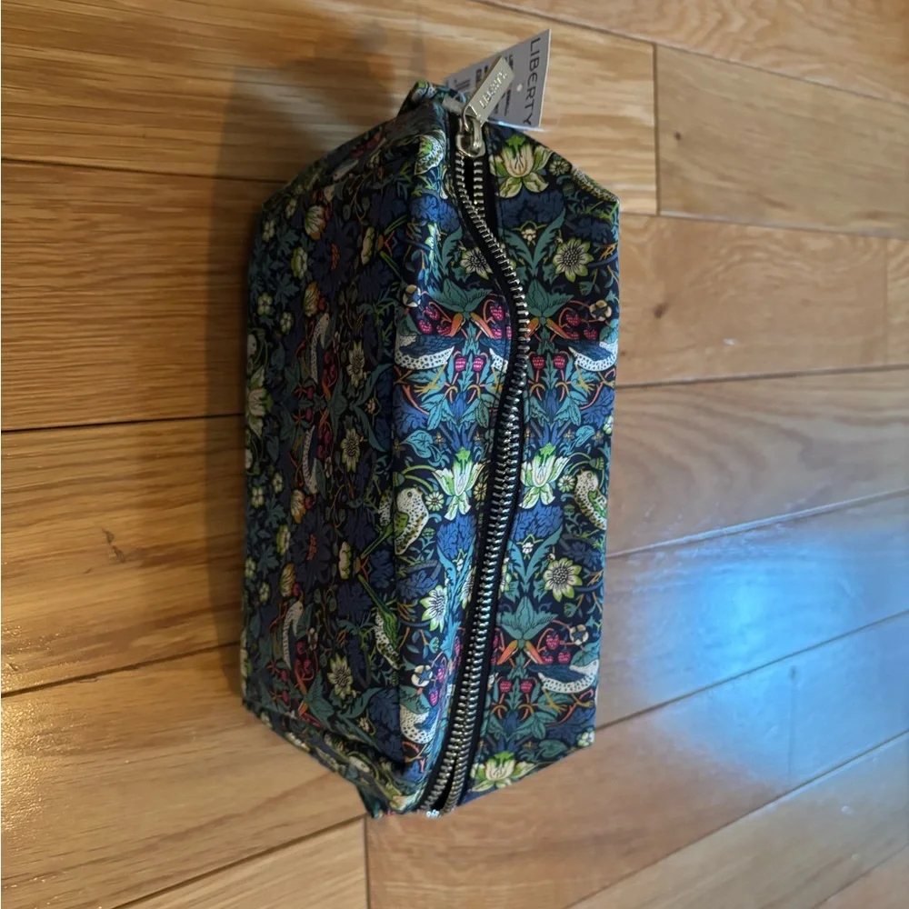 Liberty Cosmetics Case - Picture 3 of 3